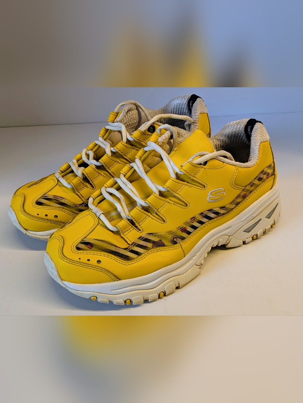 Skechers x LINE FRIENDS Energy Yellow Sneakers Women’s Size 9 Chunky Retro Shoes - Picture 2 of 7